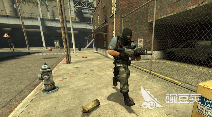 2025不用钱反恐精英不用网络游戏分享：耐玩CS旧版下载与可玩性高的替代选择