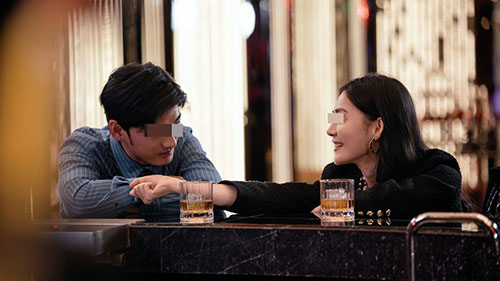 情感反诈模拟器何月盈剧情攻略：三次打动全步骤详解与结局解析